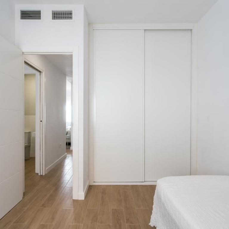 TRIANA 3 Bedrooms & 2 bath Parking Included - Apartamento de 3 dormitorios - 40