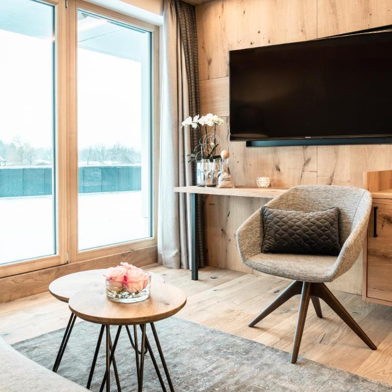 Laschenskyhof Hotel & Spa - Superior Suite with Sauna and Balcony - 6