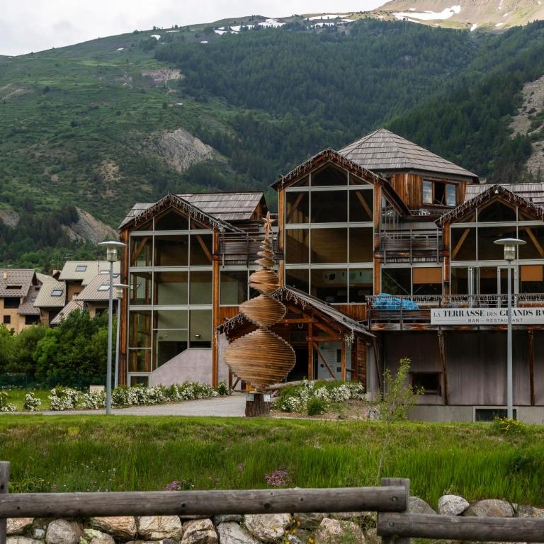La Cabane de Serre-Chevalier, dans un esprit chalet, commune de Le Monêtier-les-Bains - Appartement - 35