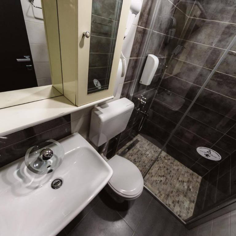 Villa Jadran Apartments - Double Room with Balcony - 4