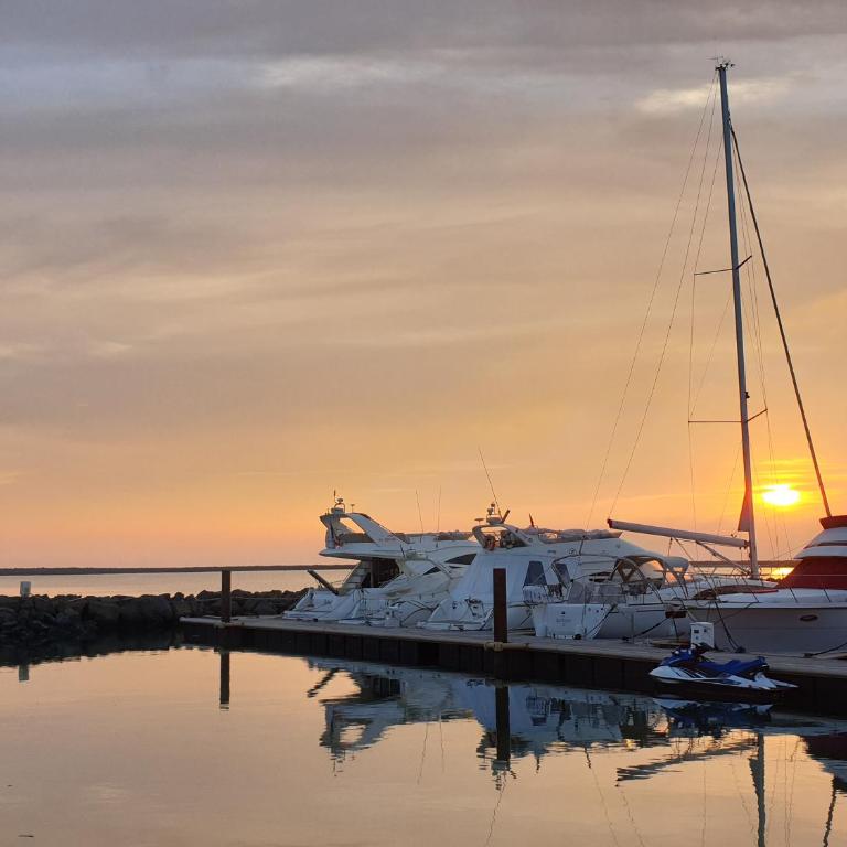 Résidence de standing la Pêcherie Spacieux T3 comme un cocon familial vue mer et sur l'avant port Sur le bout du bout de Cap d'Agde seule cap en Occitanie - Apartment with Sea View - 73