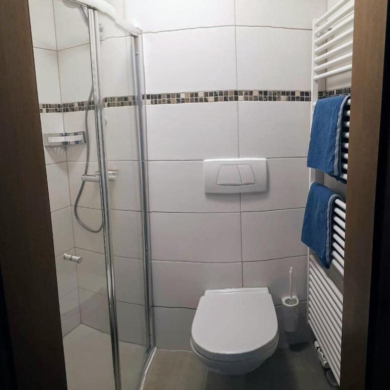 Gästehaus Oberauer - Familienzimmer mit Balkon - 8