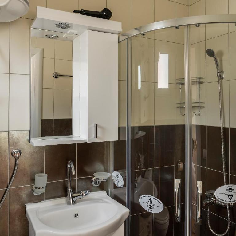 Apartments Natali - Double or Twin Room with Side Sea View - 7