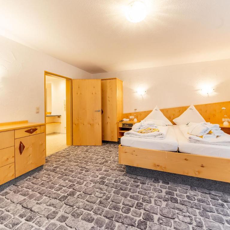 Hotel Alpenhof - Comfort Doppelzimmer mit Balkon - 3
