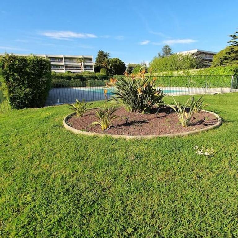 Superbe 2 pièces moderne refait à neuf, PISCINE ! - Appartement 1 Chambre - 27