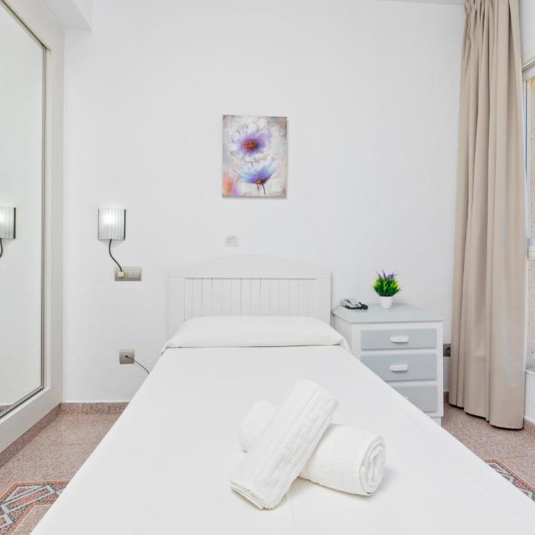 Hostal Molins Park - Habitación Individual - 8