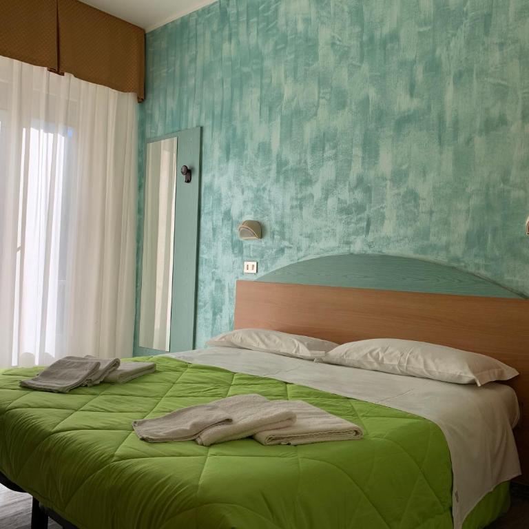 Hotel Palma Benessere - Camera Matrimoniale con Accesso Spa - 10