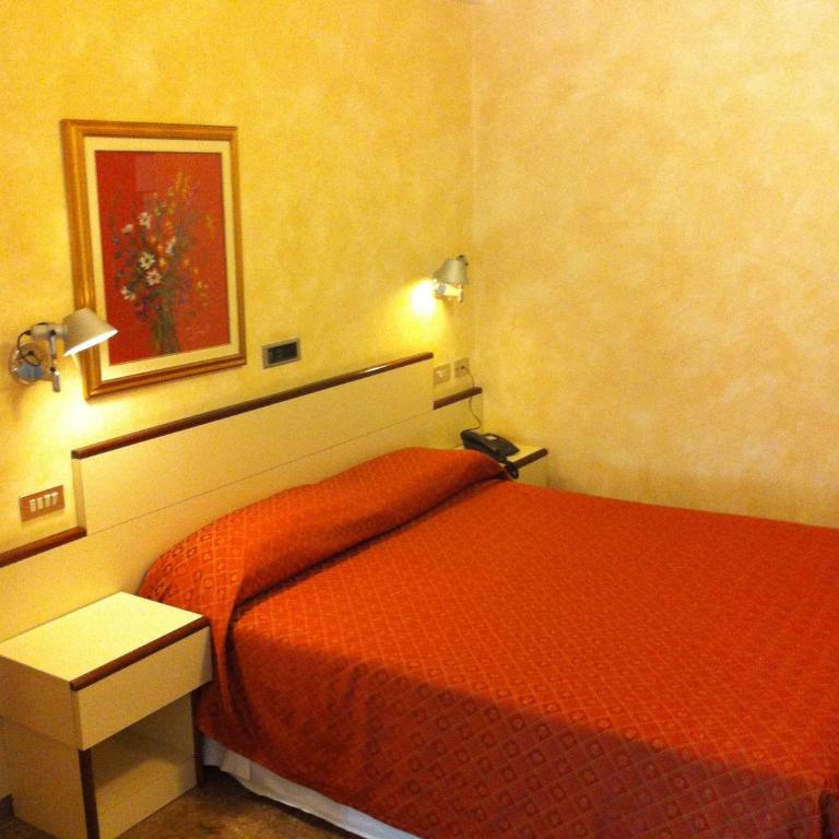 Le Petit Hotel - Economy Double or Twin Room - 1