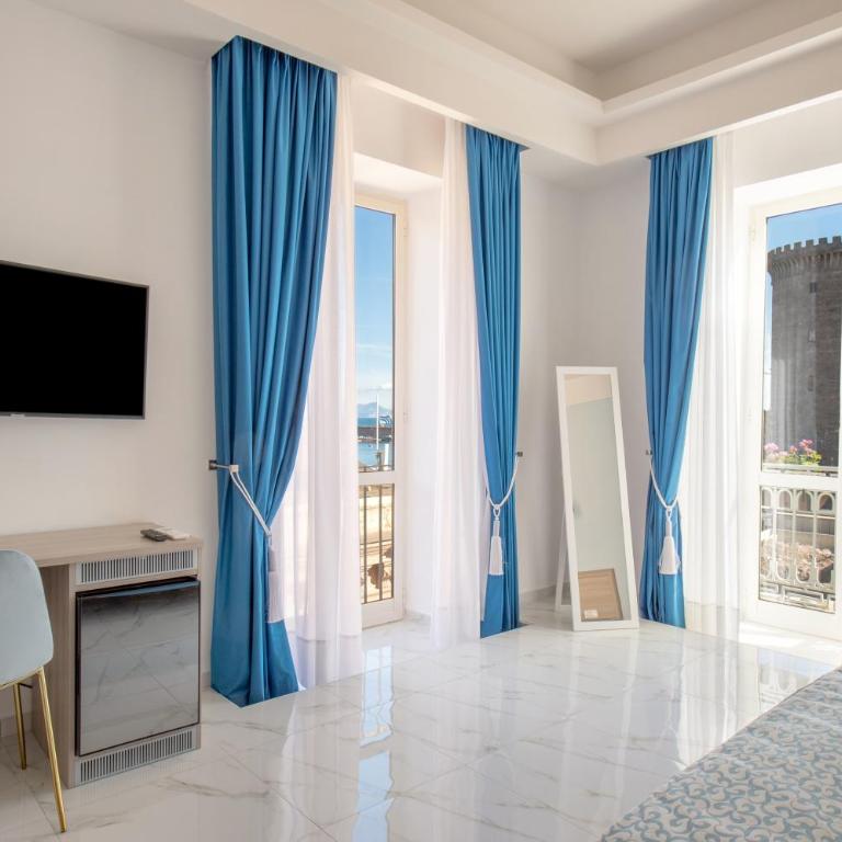 MAIN - Municipio - Suite King con Vista Mare e Vasca Idromassaggio - 17