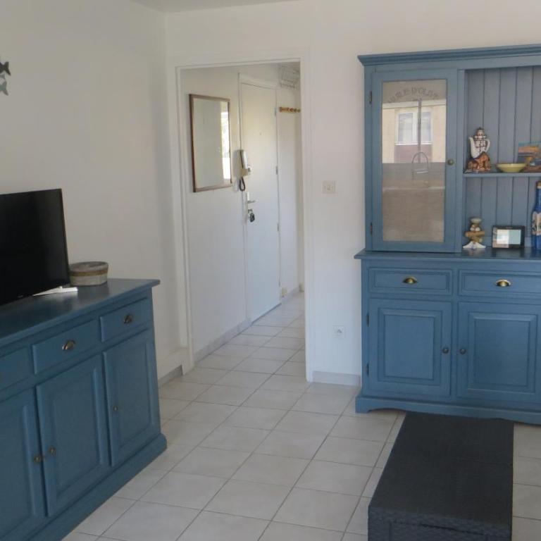 RESIDENCE LE NEULOS, T2 40m2 AVEC GARAGE PRIVE, 150 m de la mer, Avenue Roussillon Canet-Plage - Superior Apartment - 17