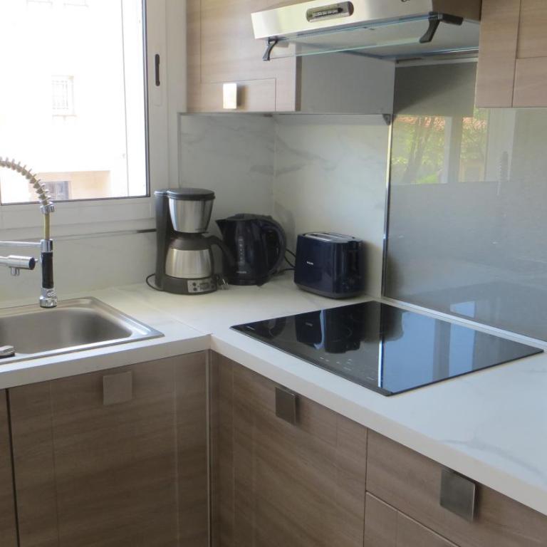 RESIDENCE LE NEULOS, T2 40m2 AVEC GARAGE PRIVE, 150 m de la mer, Avenue Roussillon Canet-Plage - Superior Apartment - 13
