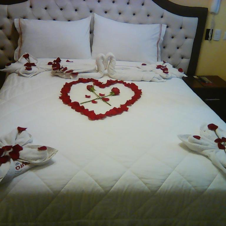 Hotel Wayra - King Room - 4