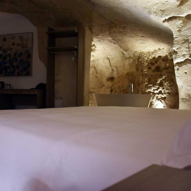 5 Elementi Sassi Matera - Camera Matrimoniale Deluxe con Vasca - 9