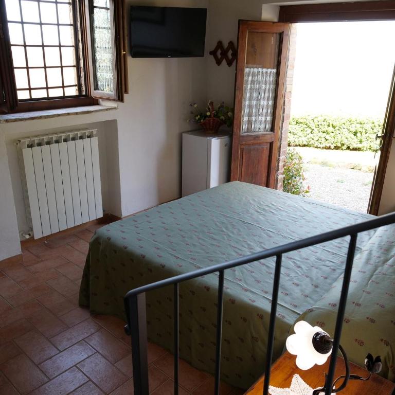Agriturismo Montegonfoli - Double Room with Garden View - 11
