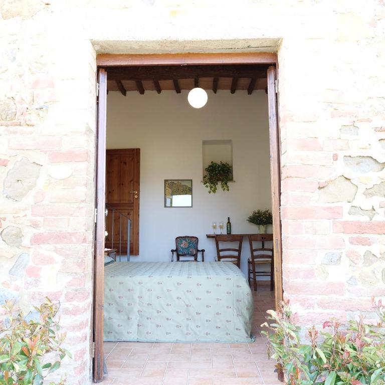 Agriturismo Montegonfoli - Double Room with Garden View - 12