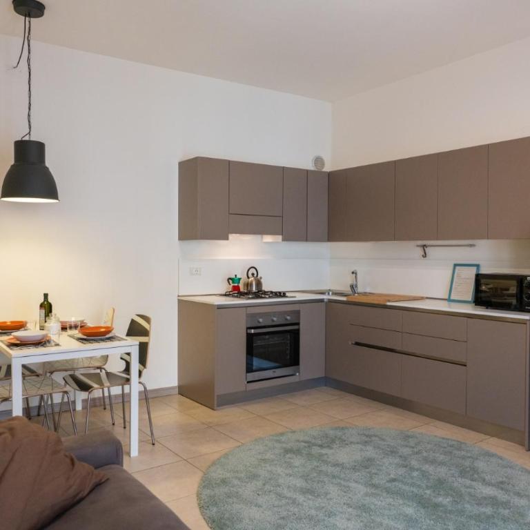 Ampia residenza Filippini a pochi passi dall'Arena - Domus Verona - Appartamento con Balcone - 1