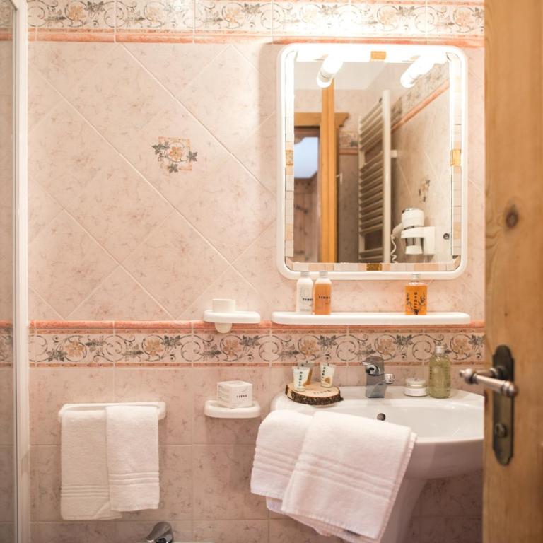 Hotel Chalet Alpenrose Bio Wellness Naturaktivhotel - Habitación Triple Clásica - 9