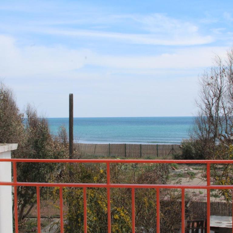 Beteyà Hostel Don Bosco - Deluxe Double Room with balcony and sea view - 6