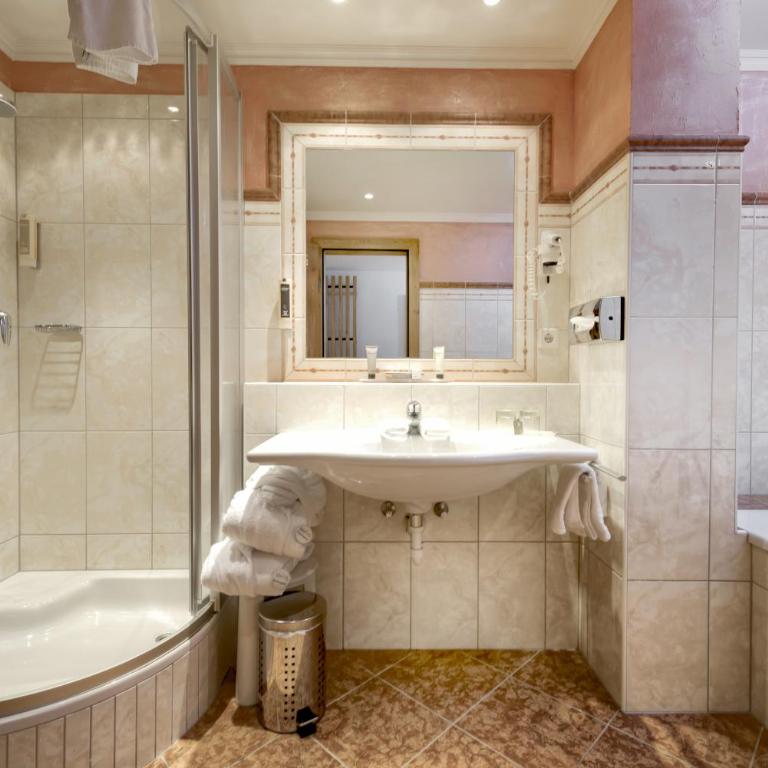 Hotel Brigitte - Standard Suite - 8