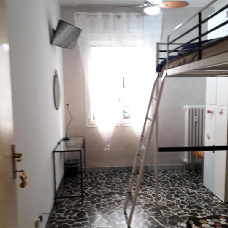 La casa di Laura - Two-Bedroom Family Apartment - 29