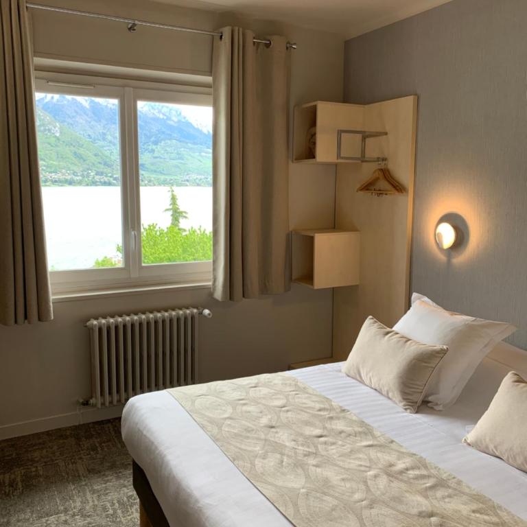 Hôtel Beauregard, The Originals Relais - Superior Double Room - Lake and Garden Side - 1