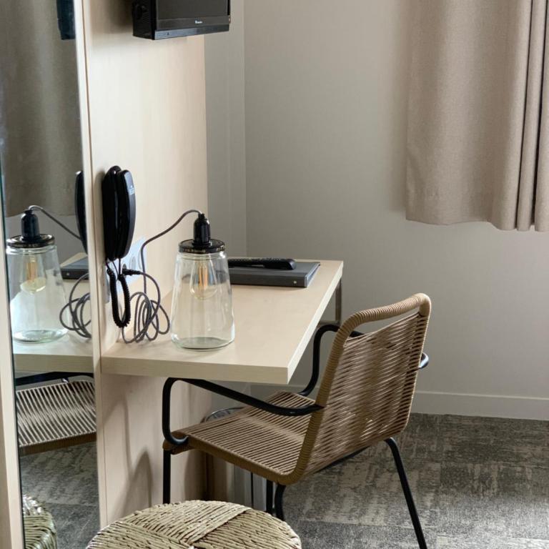 Hôtel Beauregard, The Originals Relais - Superior Double Room - Lake and Garden Side - 4
