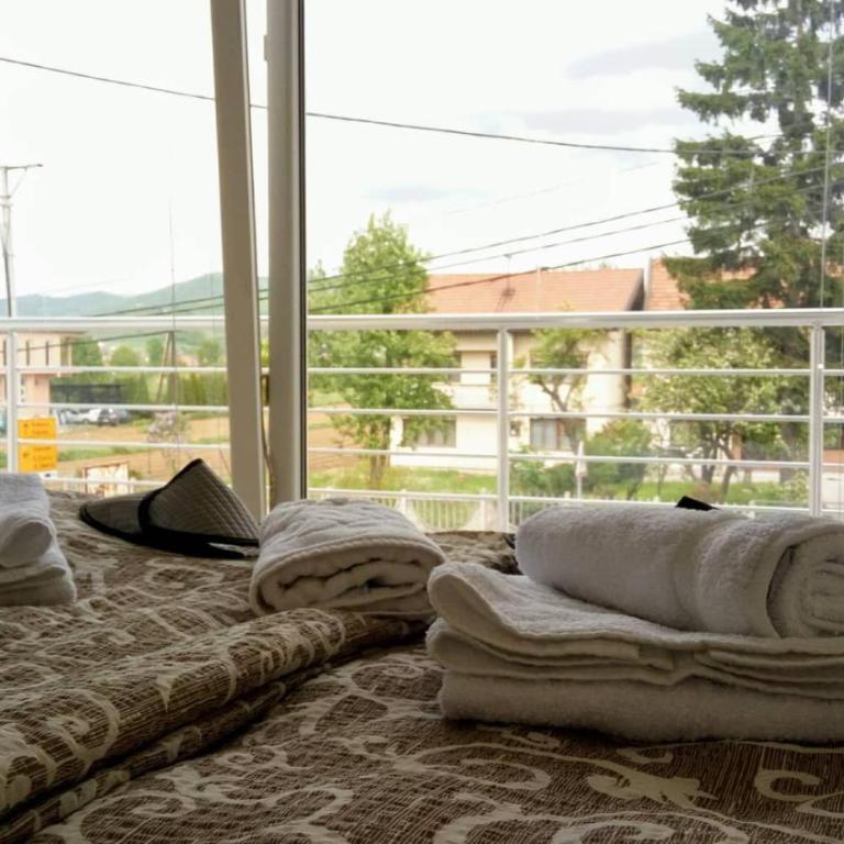 Apartments&Rooms Mido - Deluks Dvokrevetna Soba sa Bračnim Krevetom i Balkonom - 10