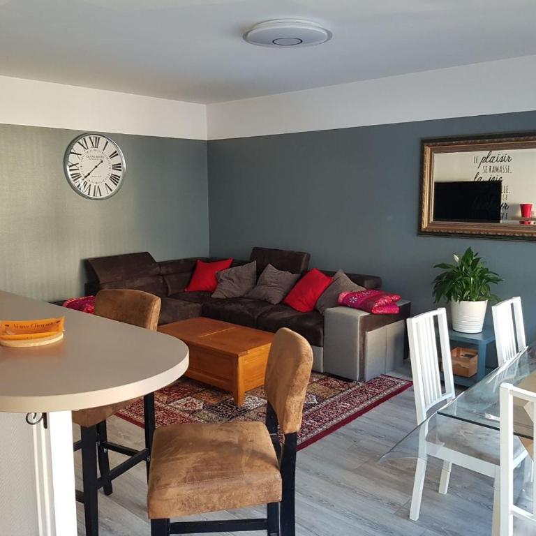 Appartement Prémium 2 grandes chambres, proches centre-ville et parking gratuit - Appartamento - 2