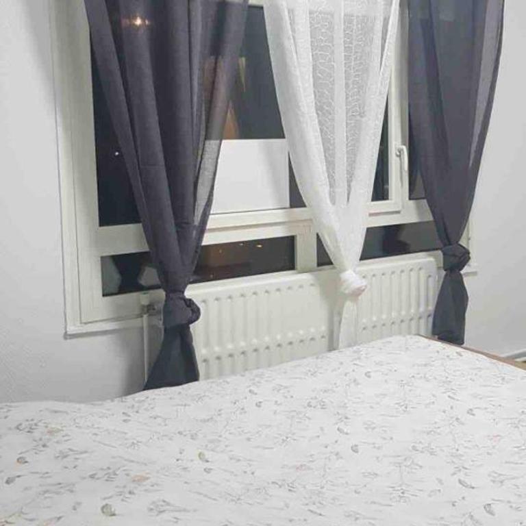 Appartement Prémium 2 grandes chambres, proches centre-ville et parking gratuit - Appartamento - 36