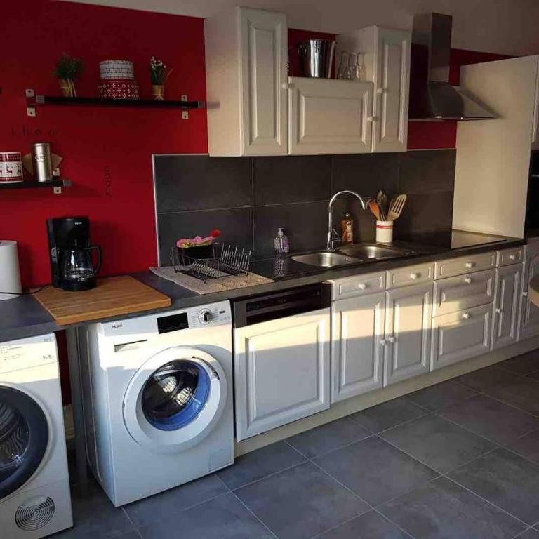 Appartement Prémium 2 grandes chambres, proches centre-ville et parking gratuit - Appartamento - 6
