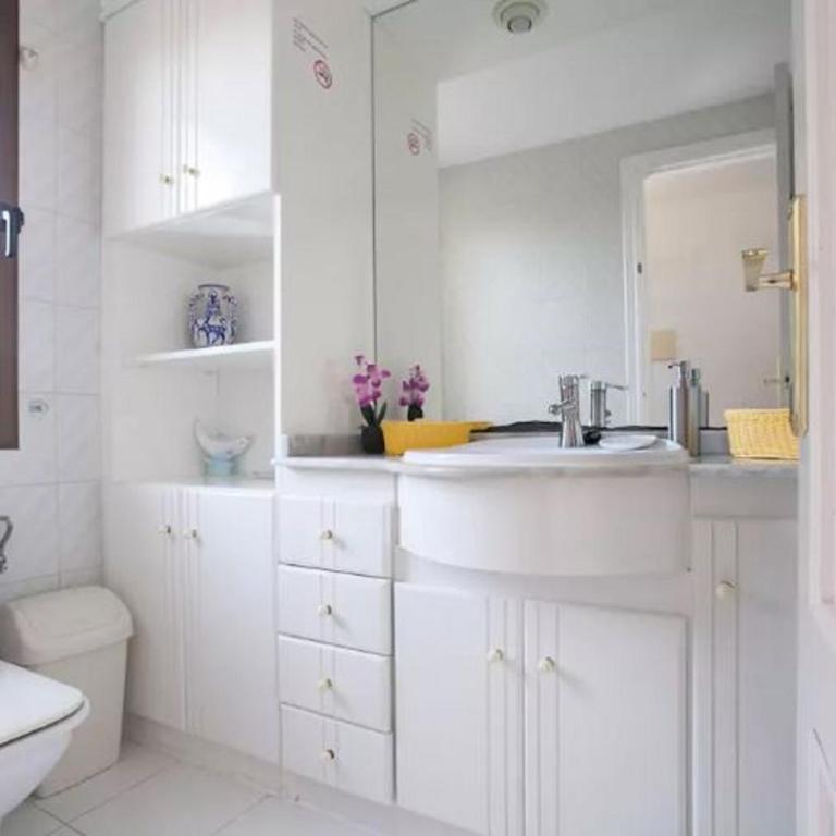 CASA DE LUJO CON PISCINA PRIVADA en ZONA MUY TRANQUILA - Casa de 4 dormitorios - 11