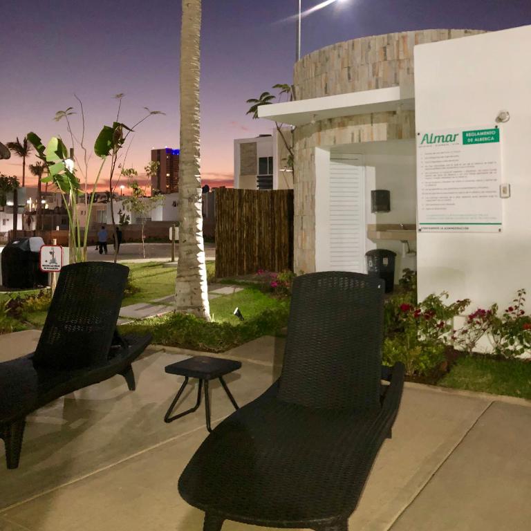 CASA EN PRIVADA FRENTE A LA PLAYA CON ALBERCA! - Three-Bedroom House - 4