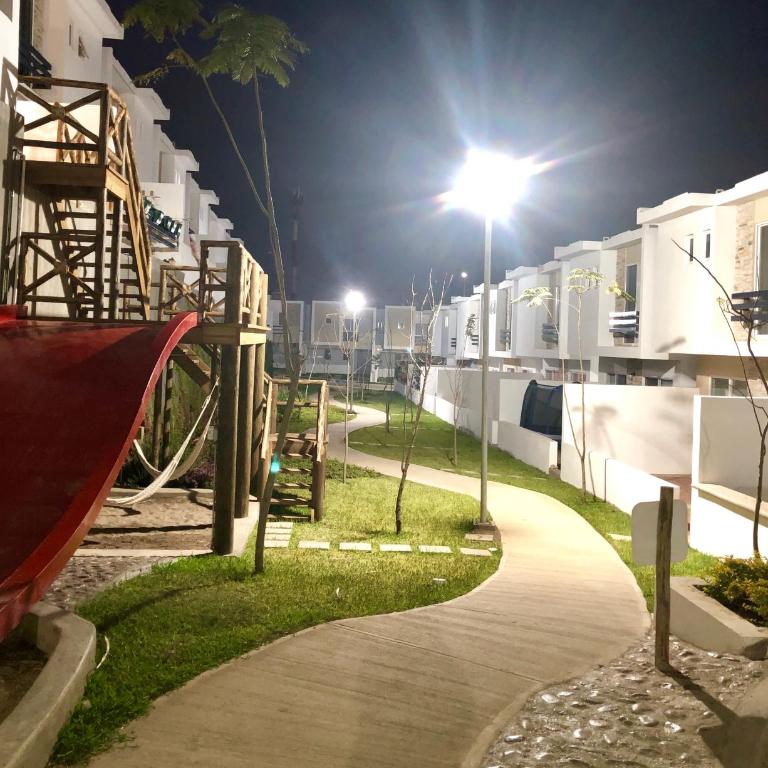 CASA EN PRIVADA FRENTE A LA PLAYA CON ALBERCA! - Three-Bedroom House - 6