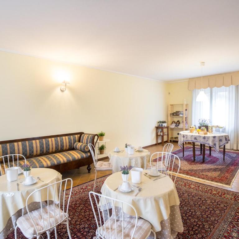 La Via Francigena B&B - Family Room with Balcony - 7