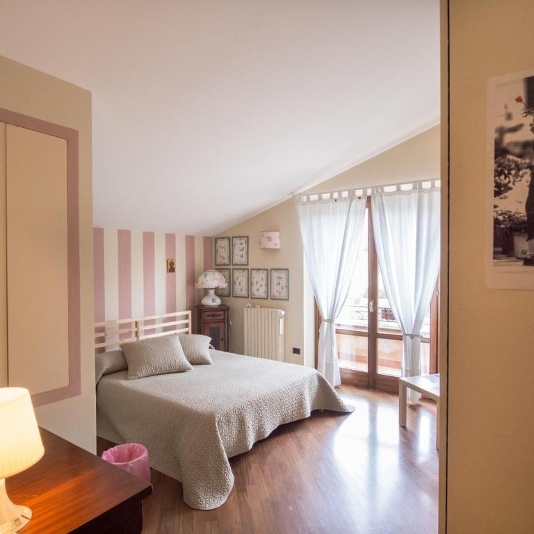 La Via Francigena B&B - Family Room with Balcony - 3