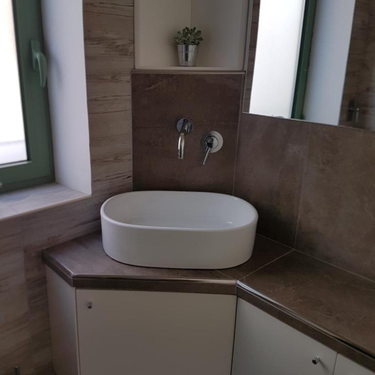Santa Venera Home - Appartamento con 2 Camere da Letto - 37