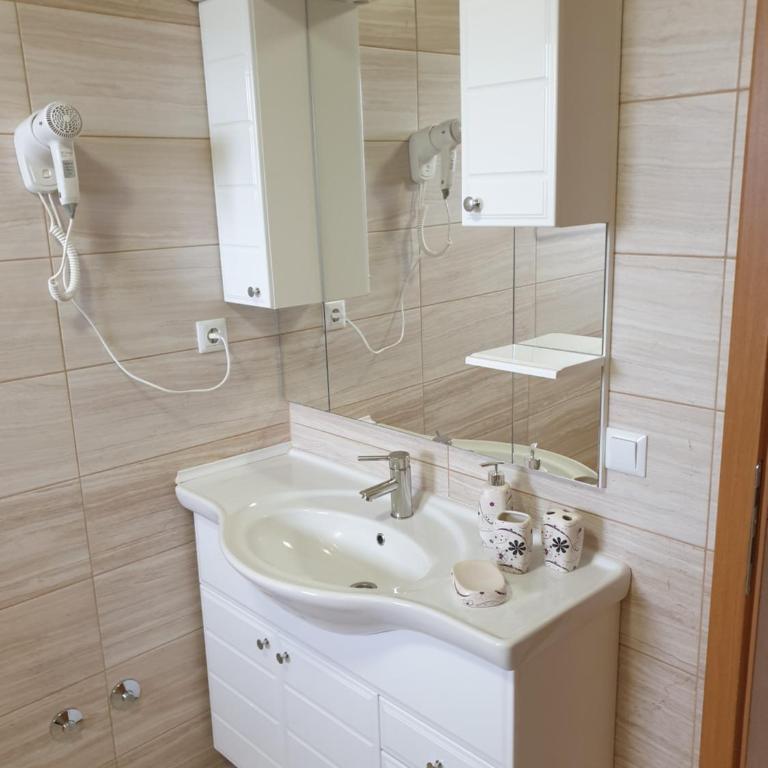 Apartments Karabegovic - Three-Bedroom Apartment - 41