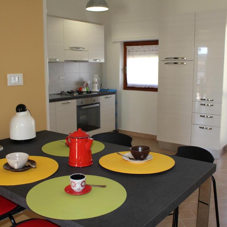 Chelu & Luna - Three-Bedroom Apartment - 17