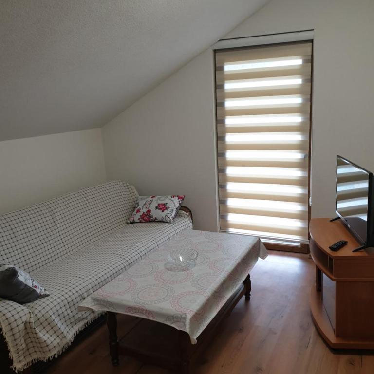 Apartments Karabegovic - Three-Bedroom Apartment - 34