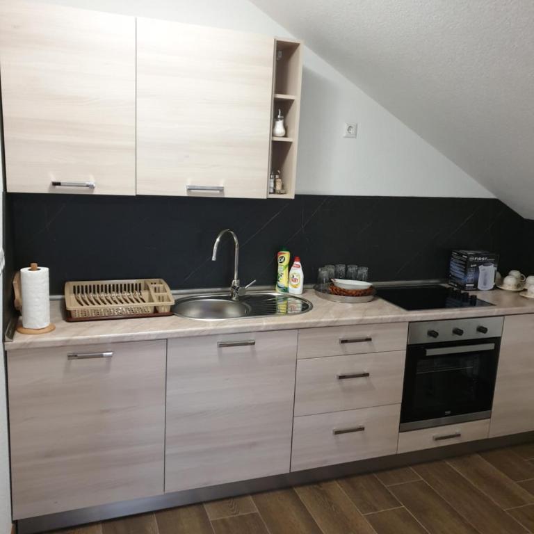 Apartments Karabegovic - Three-Bedroom Apartment - 33