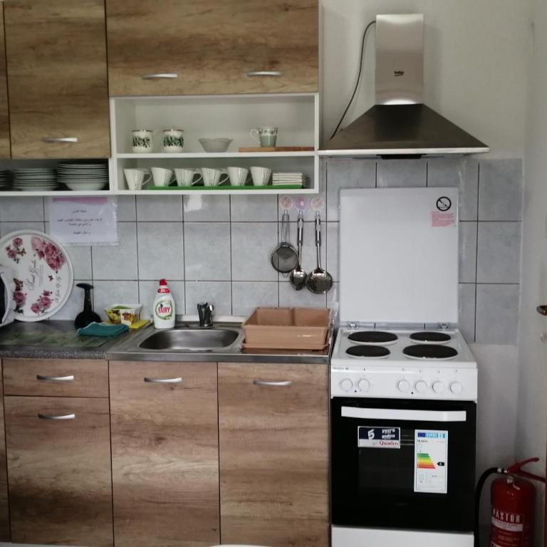 Amina River Apartment - Three-Bedroom Apartment with Lake View - 14