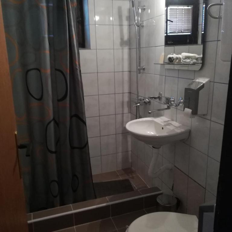 LAZAREV KONAK - Triple Room with Balcony - 2