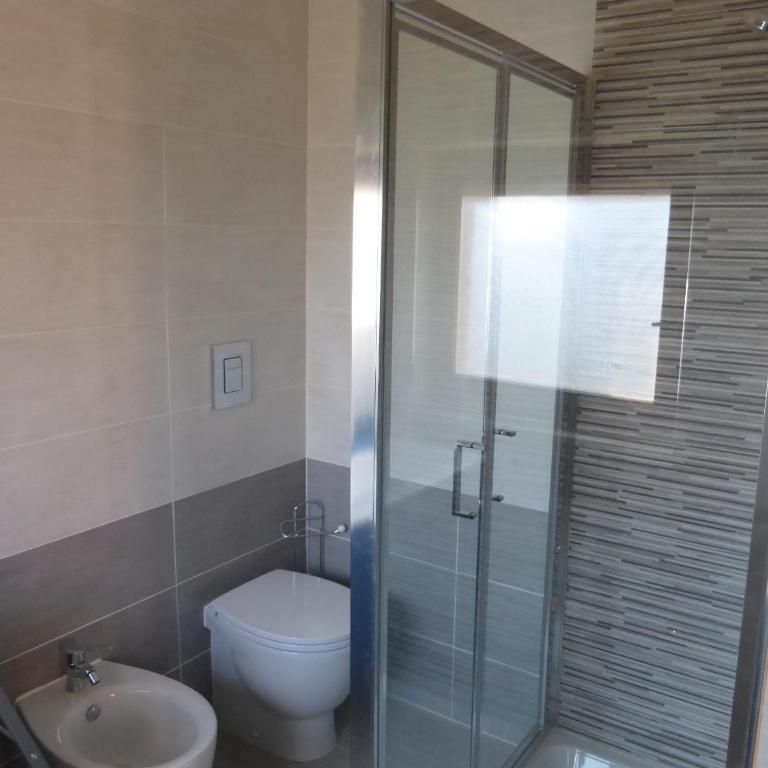 Chelu & Luna - Three-Bedroom Apartment - 35