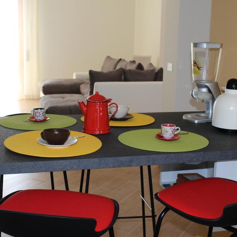 Chelu & Luna - Three-Bedroom Apartment - 21