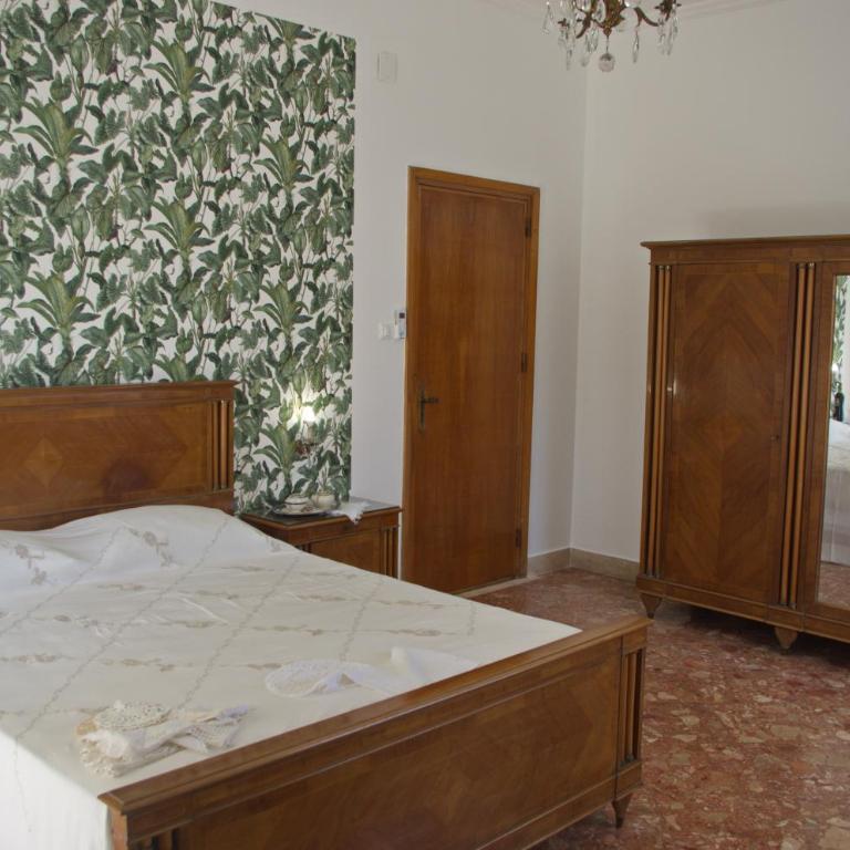 Olivarooms - Triple Room with Private External Bathroom - 3