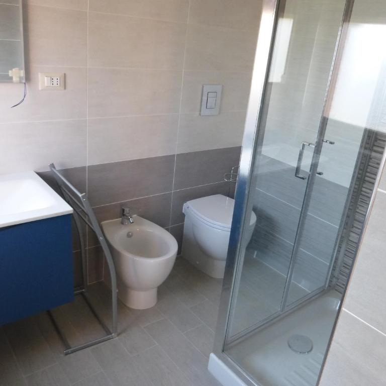 Chelu & Luna - Three-Bedroom Apartment - 34
