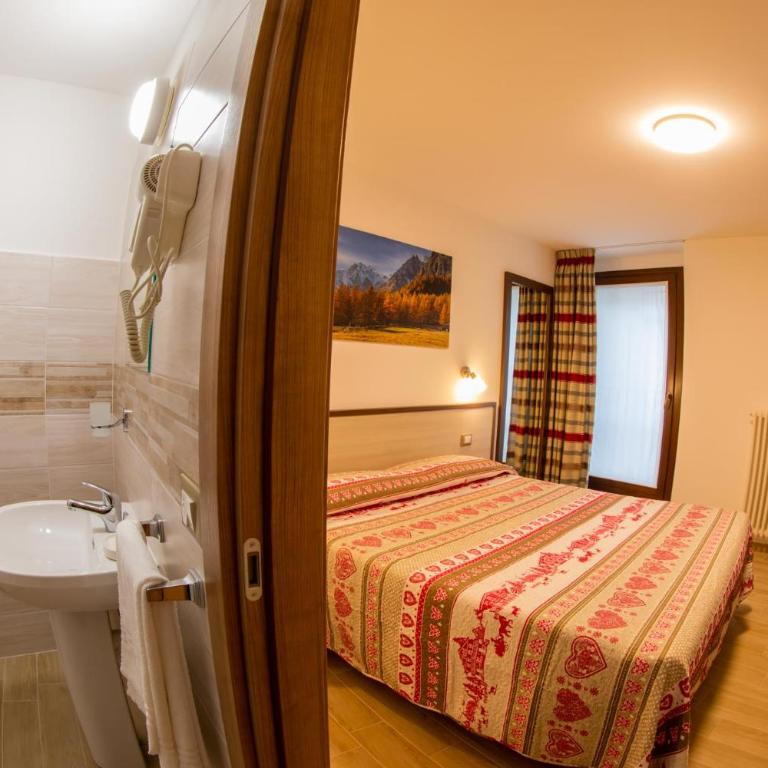Chambres d'hôtel à Rosy - Camera Matrimoniale Superior - 6