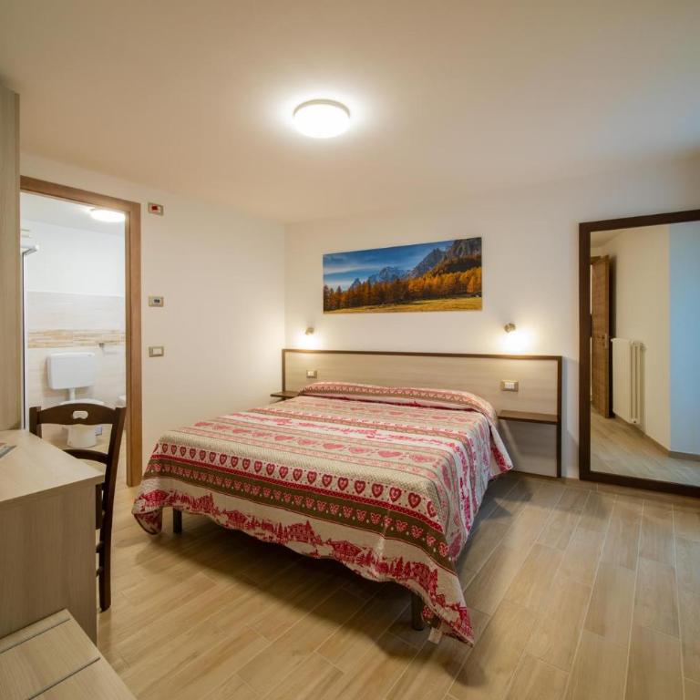 Chambres d'hôtel à Rosy - Camera Matrimoniale Superior - 3