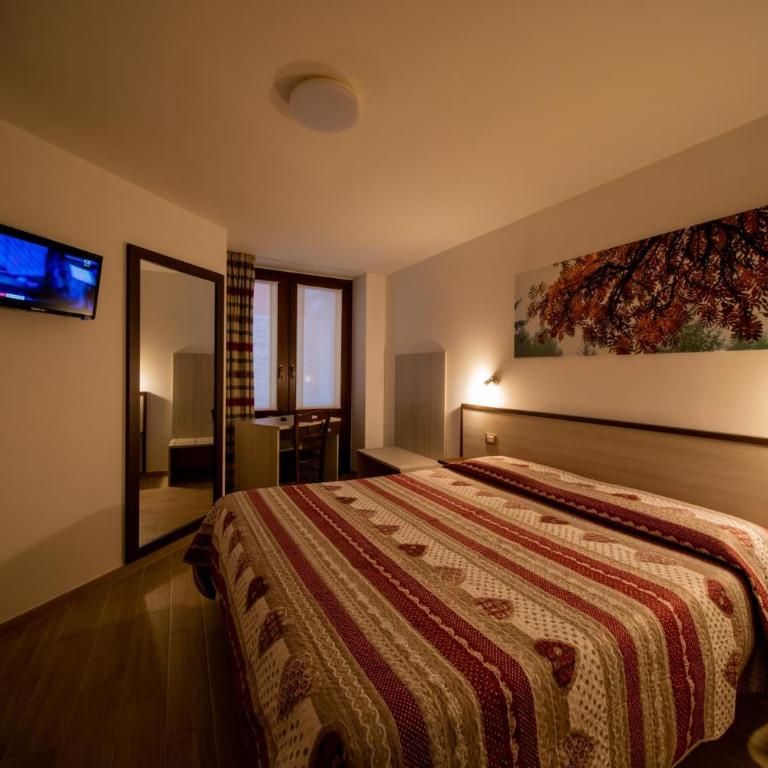 Chambres d'hôtel à Rosy - Camera Matrimoniale Superior - 11