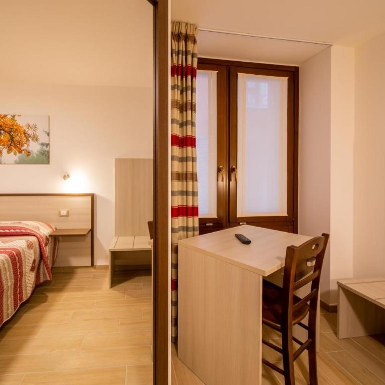 Chambres d'hôtel à Rosy - Camera Matrimoniale Superior - 9